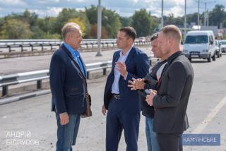 Кам’янському ремонтують деформаційні шви мостового переходу